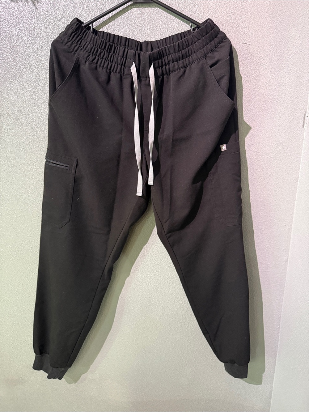 Figs Women’s scrub joggers black size medium in excellent condition